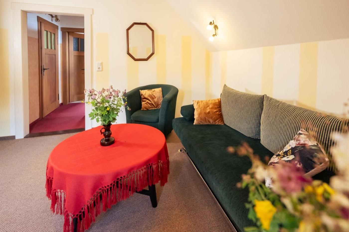 Gartentraum, Feuergrill, Kids-spielwelt, 4raeume Apartment